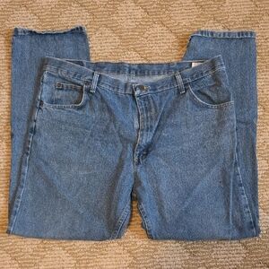 Wrangler Men's Relaxed Fit Blue Jeans